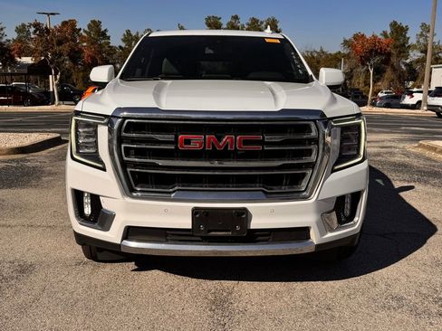 Used 2024 GMC Yukon XL SLT image 2