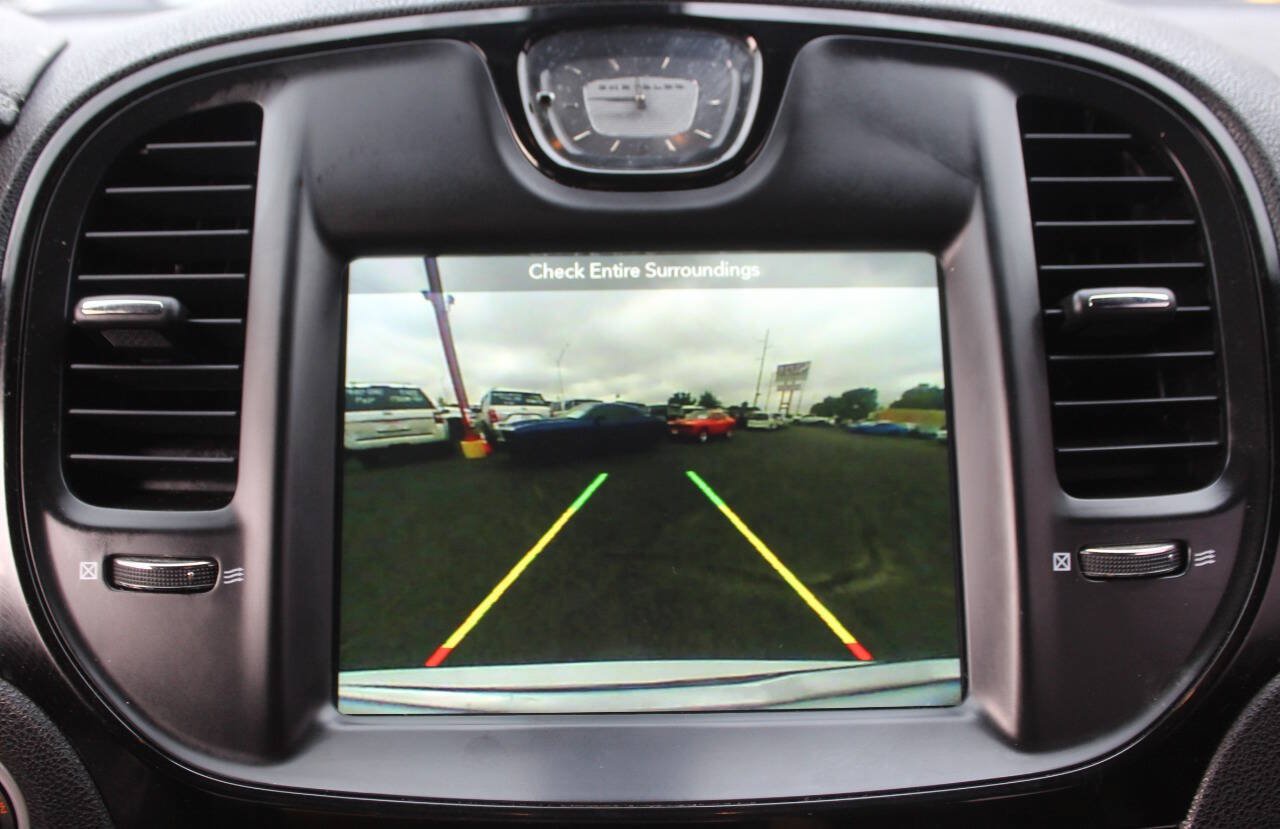 Used 2018 Chrysler 300 S w/ 300S Premium Group AWD/4WD image 21