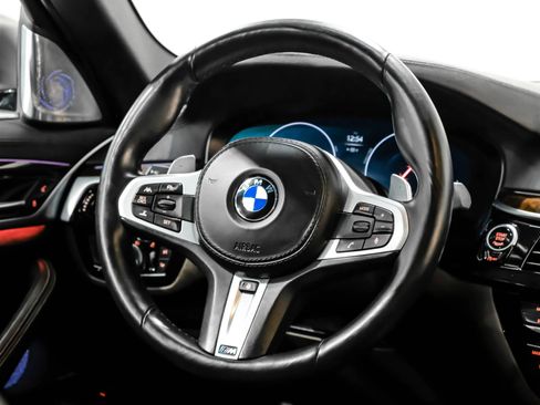 Used 2019 BMW M550i xDrive image 23