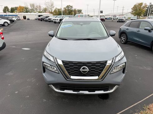 Used 2023 Nissan Rogue Platinum w/ Platinum Premium Package image 2