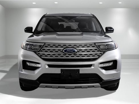 Used 2024 Ford Explorer Limited image 6