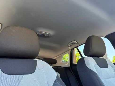 Used 2025 Chevrolet Trax LS FWD image 25
