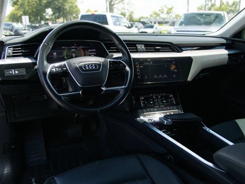 Used 2021 Audi e-tron Premium Plus w/ Premium Plus Package AWD/4WD image 17
