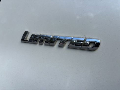 Used 2015 Toyota 4Runner Limited image 2