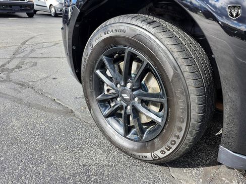 Used 2020 Dodge Journey SE w/ Blacktop Package image 32