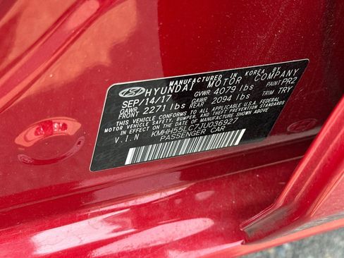 Used 2018 Hyundai Elantra GT Sport FWD image 28