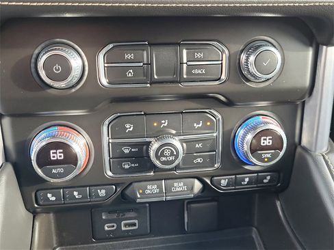 Used 2021 GMC Yukon SLT w/ SLT Premium Package image 28