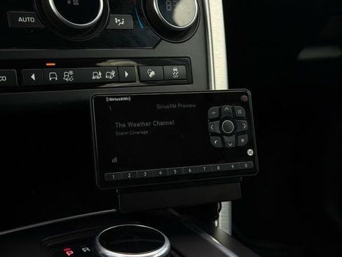 Used 2017 Land Rover Discovery Sport HSE image 28