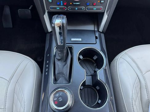 Used 2019 Ford Explorer Platinum AWD/4WD image 31