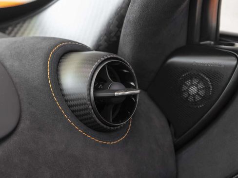Used 2024 McLaren 750S Spider RWD image 40