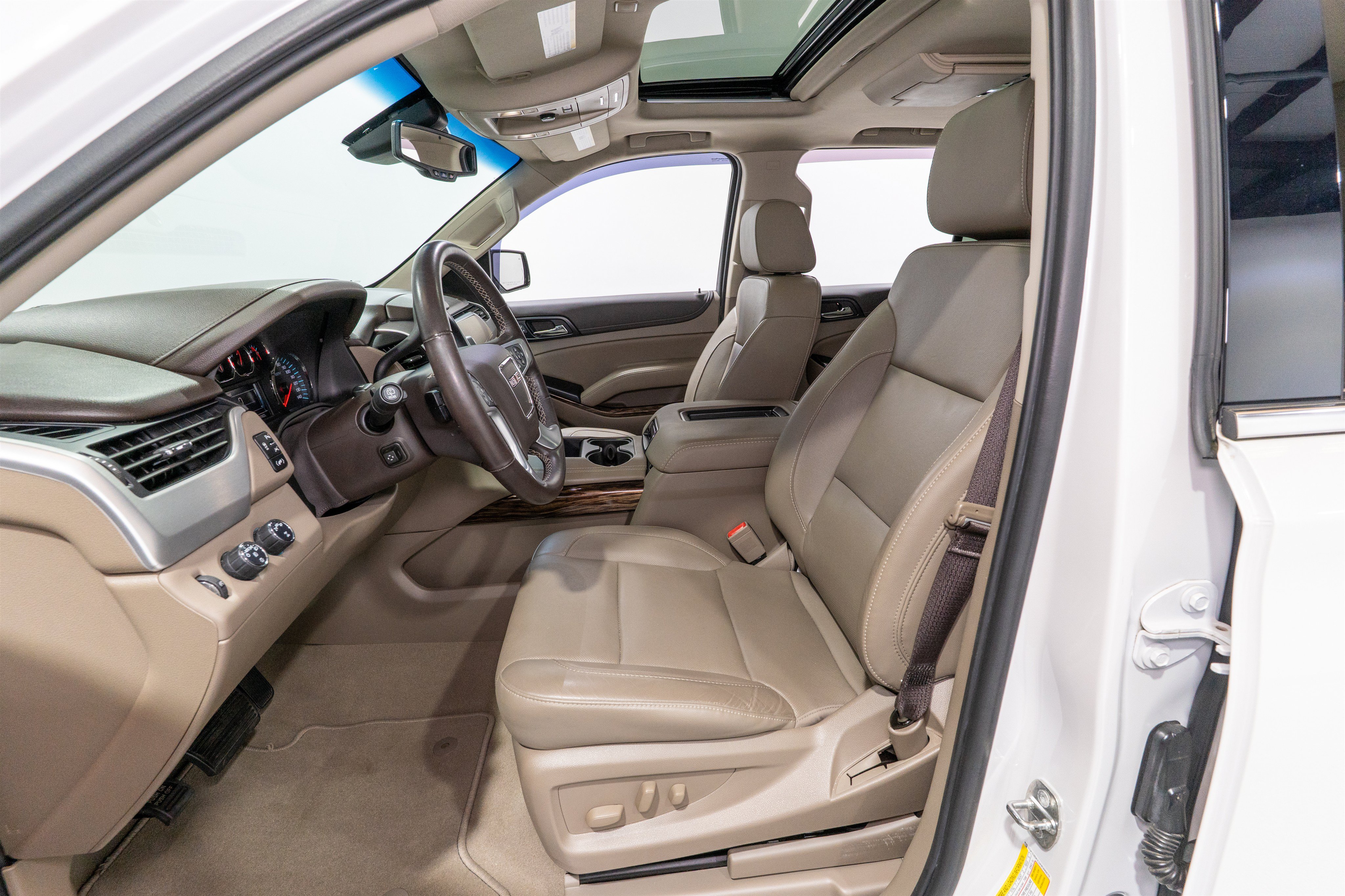 Used 2019 GMC Yukon SLT w/ Premium Edition AWD/4WD image 14