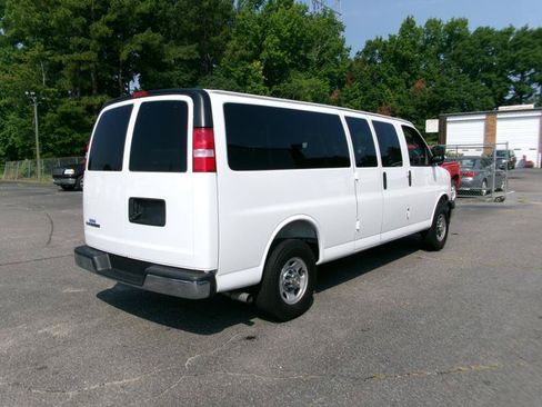 Used 2025 Chevrolet Express 3500 LT w/ LT Preferred Equipment Group RWD image 6