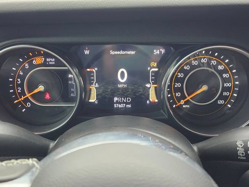 Used 2020 Jeep Wrangler Unlimited Sahara w/ Uconnect 4C Nav & Sound Group AWD/4WD image 24