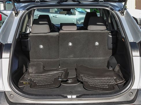 Used 2021 Toyota RAV4 LE image 31