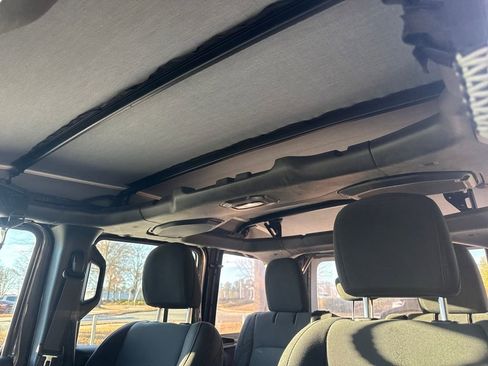 Used 2018 Jeep Wrangler Unlimited Sport image 25