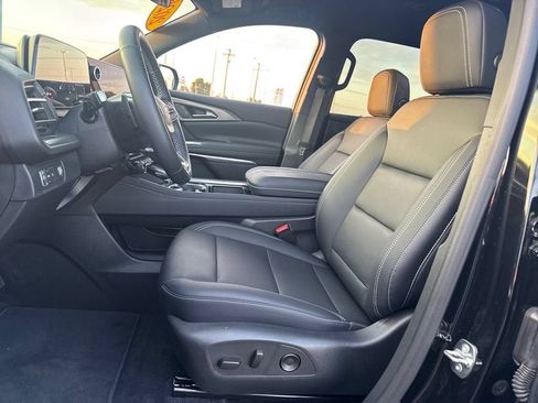 Used 2026 Chevrolet Traverse LT FWD image 16