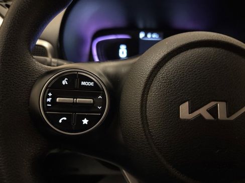 Used 2023 Kia Soul LX w/ LX Technology Package image 16