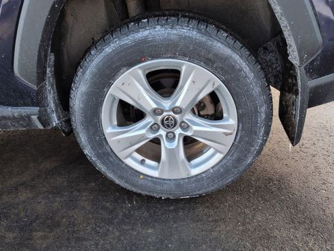 Used 2021 Toyota RAV4 XLE image 13