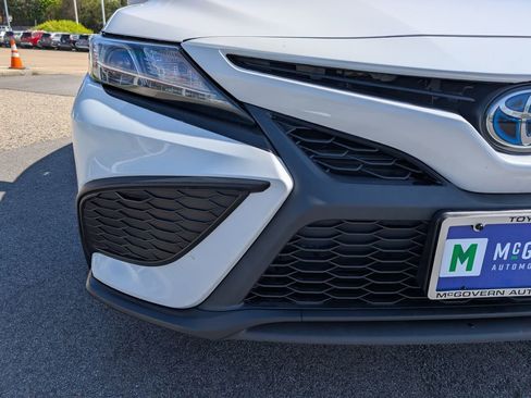 Used 2022 Toyota Camry SE w/ Cold Weather Package FWD image 10
