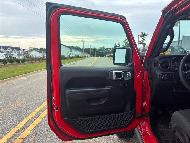 Certified 2025 Jeep Wrangler Unlimited Rubicon w/ Convenience Group AWD/4WD image 41