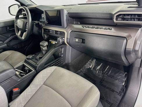 Used 2024 Toyota Tacoma SR5 AWD/4WD image 30