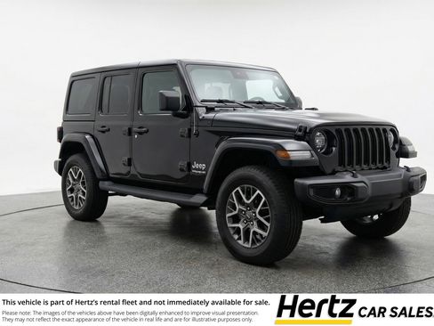 Used 2025 Jeep Wrangler Sahara image 1