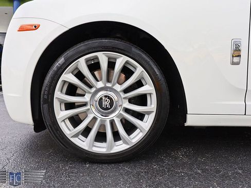 Used 2014 Rolls-Royce Ghost image 9