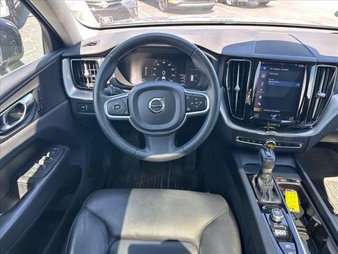 Used 2019 Volvo XC60 T5 Momentum FWD image 14