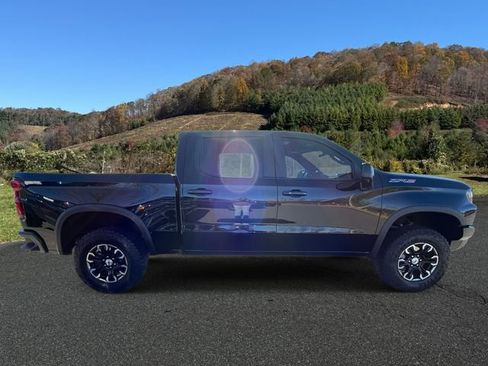 Certified 2025 Chevrolet Silverado 1500 ZR2 w/ Technology Package image 7
