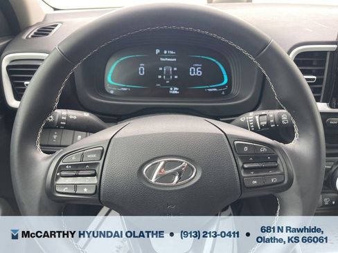Certified 2024 Hyundai Venue Limited FWD image 6