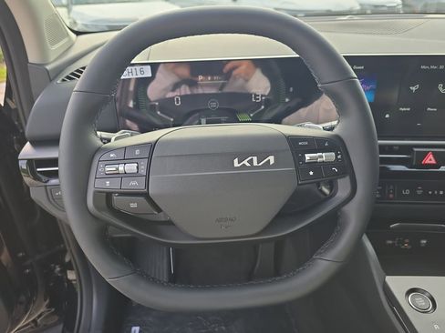 New 2026 Kia Sportage LX FWD image 28