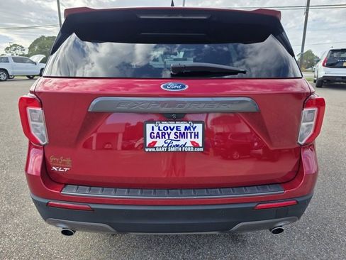Used 2022 Ford Explorer XLT w/ Equipment Group 202A image 7