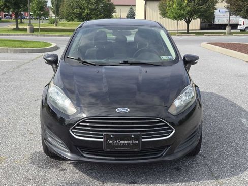 Used 2016 Ford Fiesta SE FWD image 2
