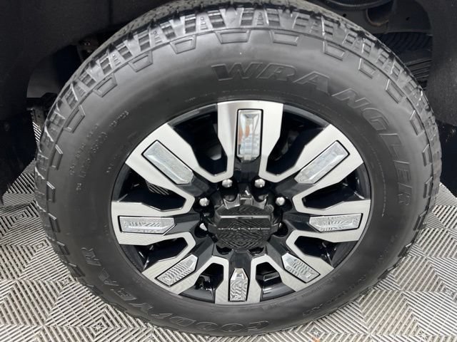 Used 2024 GMC Sierra 2500 Denali w/ Denali Reserve Package AWD/4WD image 10