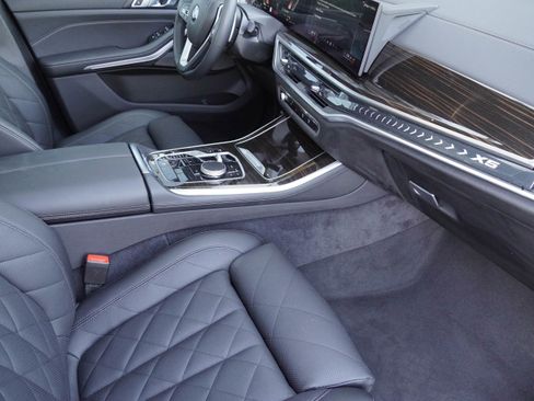 Used 2026 BMW X5 sDrive40i image 11