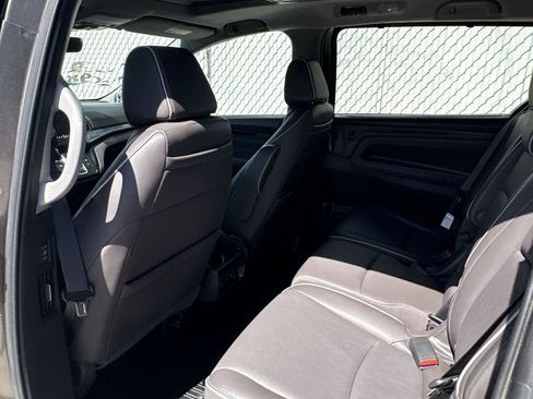 Used 2023 Honda Odyssey Elite image 13