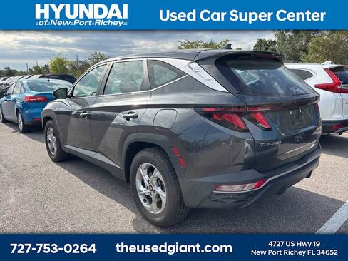 Used 2024 Hyundai Tucson SE FWD image 2