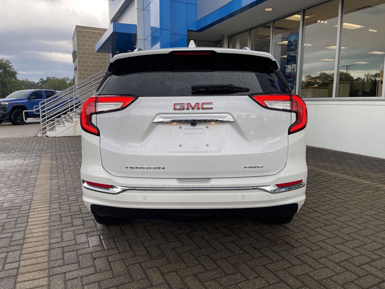 Used 2023 GMC Terrain Denali AWD/4WD image 4