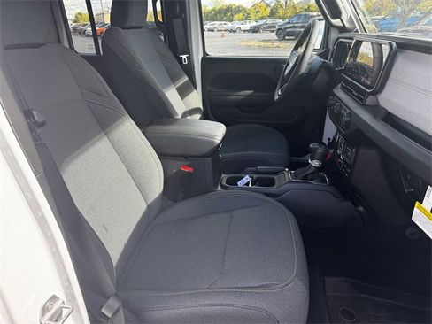 Certified 2025 Jeep Gladiator Willys image 14