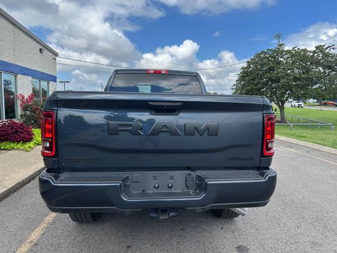 Used 2025 RAM 2500 Big Horn AWD/4WD image 5