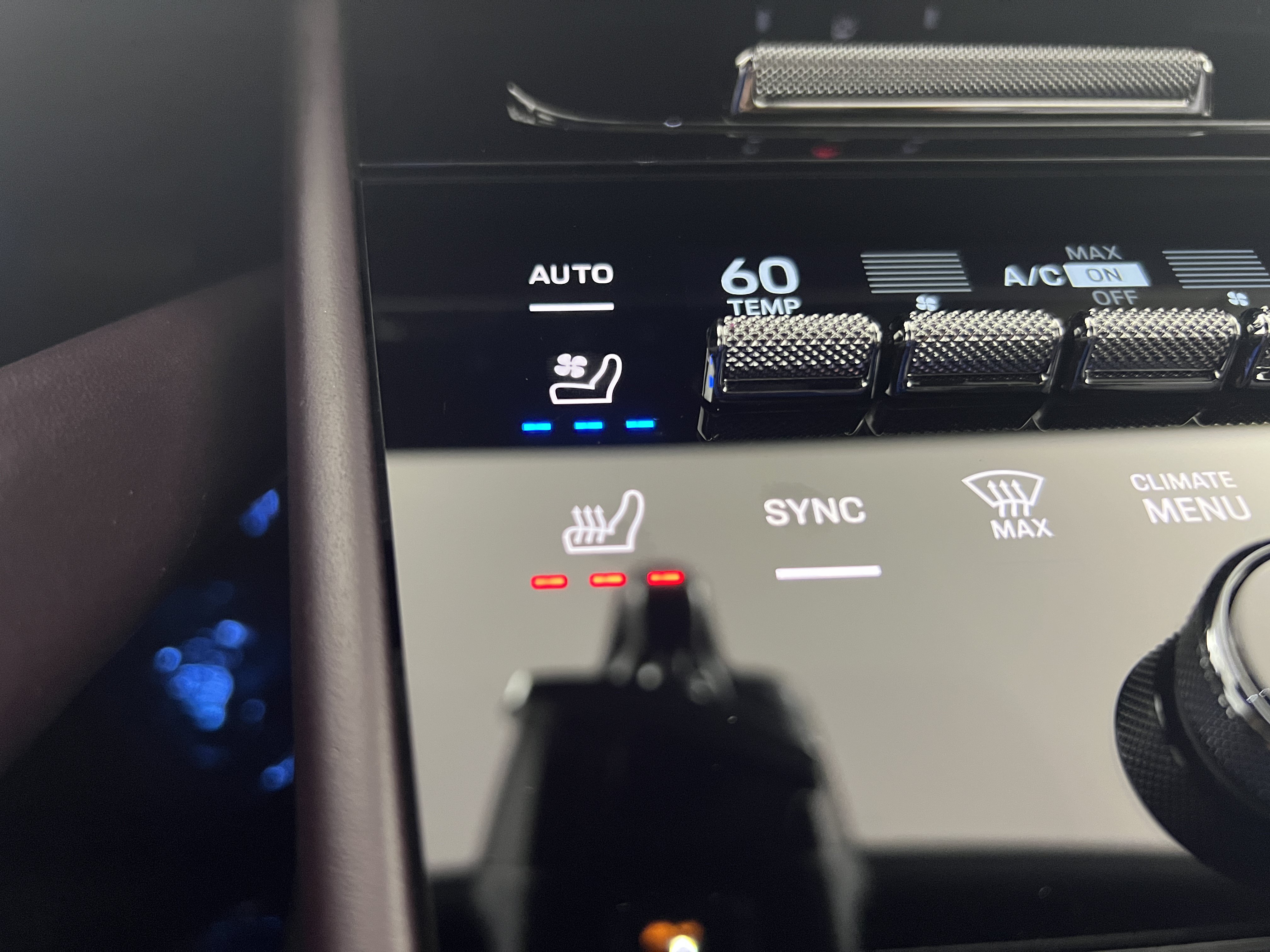 Certified 2025 Porsche Cayenne E-Hybrid AWD/4WD image 23