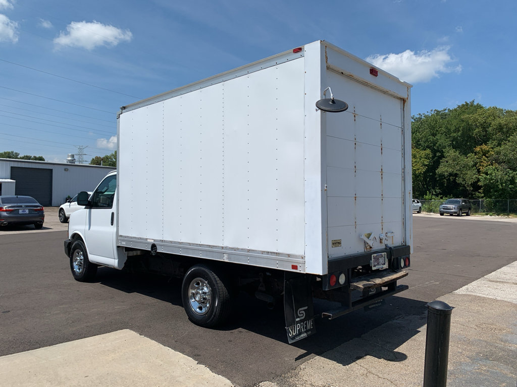 Used 2017 Chevrolet Express 3500 RWD image 5