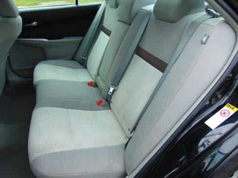 Used 2013 Toyota Camry XLE image 9