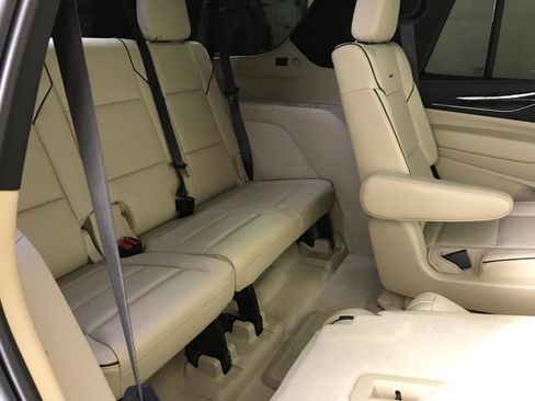 Used 2021 Cadillac Escalade Premium Luxury image 30