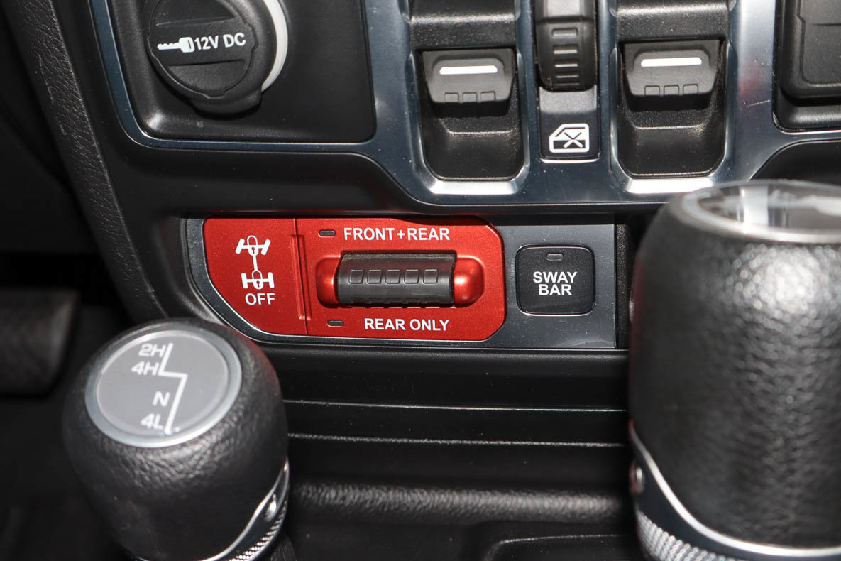 Used 2020 Jeep Wrangler Unlimited Rubicon w/ Dual Top Group AWD/4WD image 11