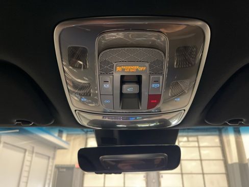 Used 2025 Genesis GV70 3.5T Sport image 28