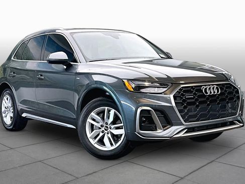 Used 2023 Audi Q5 2.0T Premium w/ Convenience Package AWD/4WD image 3