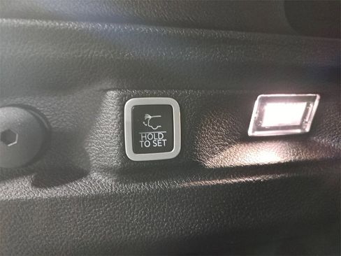 Certified 2023 Jeep Grand Cherokee L Limited w/ Black Appearance Package image 16