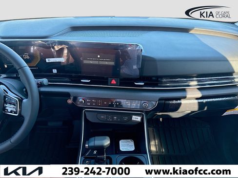 New 2026 Kia Carnival EX FWD image 18