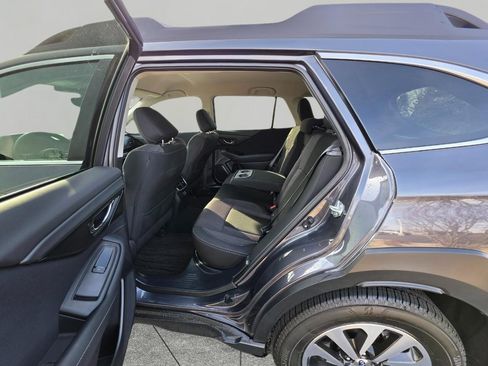 Used 2024 Subaru Outback Premium AWD/4WD image 36